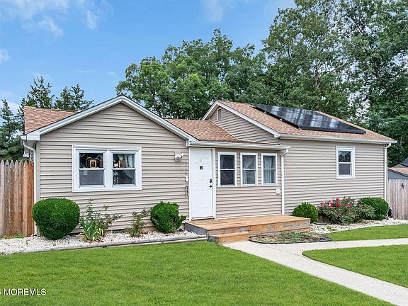 3rd image of 1744 Whitcomb Road
