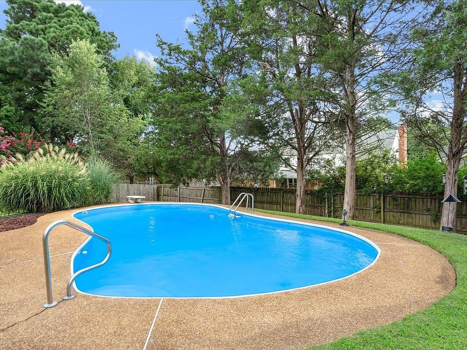 1st image of 2818 Lanthorn Dr