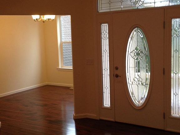 Entry Way - Dining Room