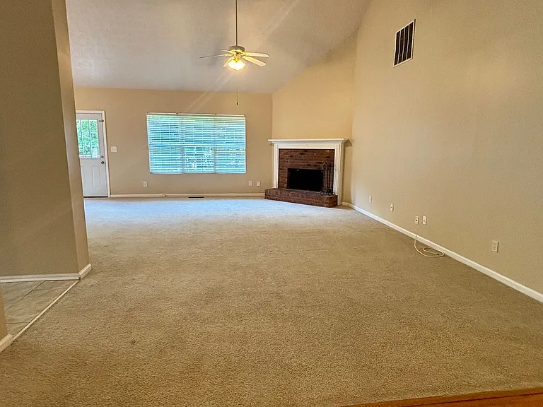 540 Chandon Way — Photo 2