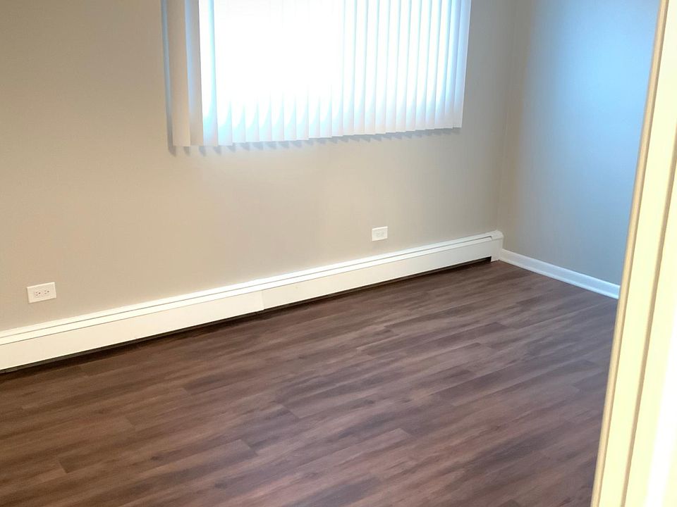 1st image of 4712 W 107th St APT 1B