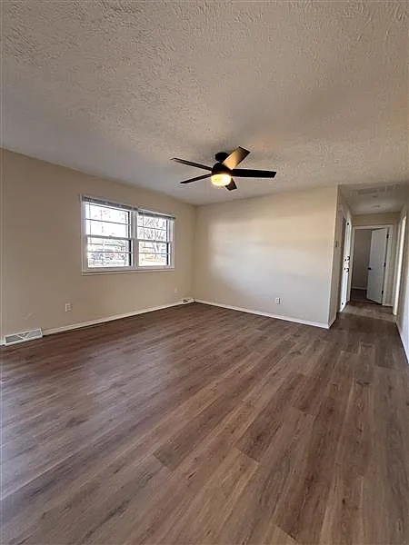 3 bed, 1364 sqft, $1,595 — Photo 4