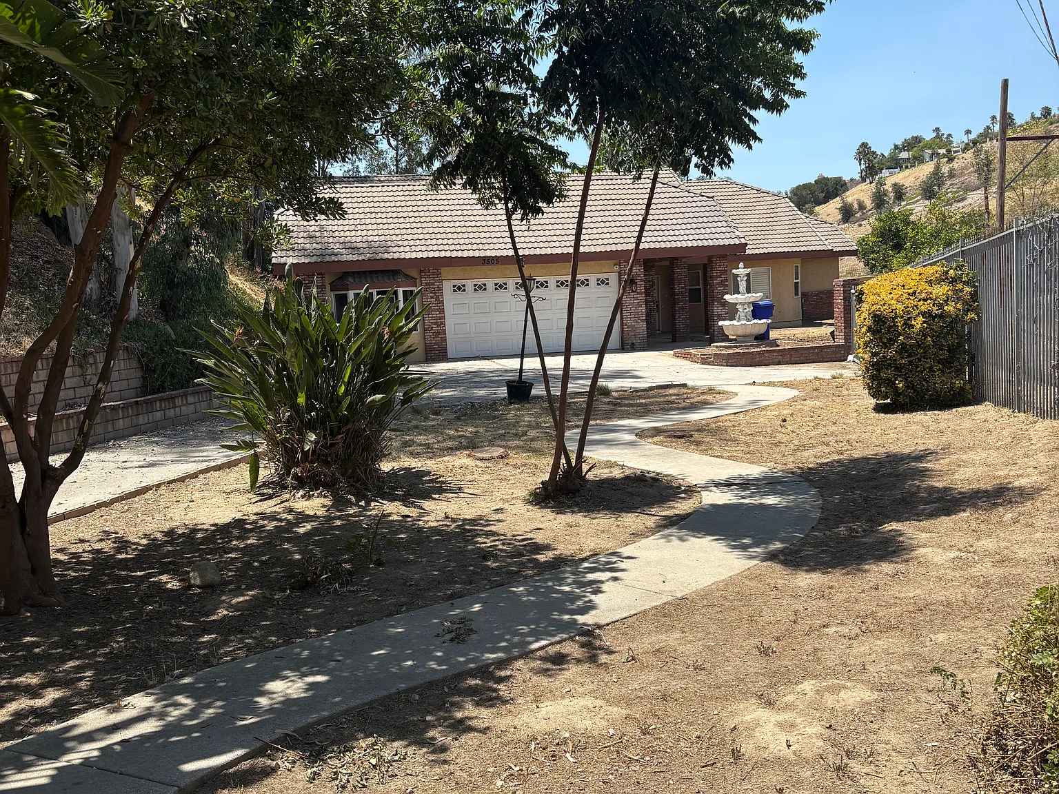 3 bed, 2097 sqft, $3,400 — Photo 1