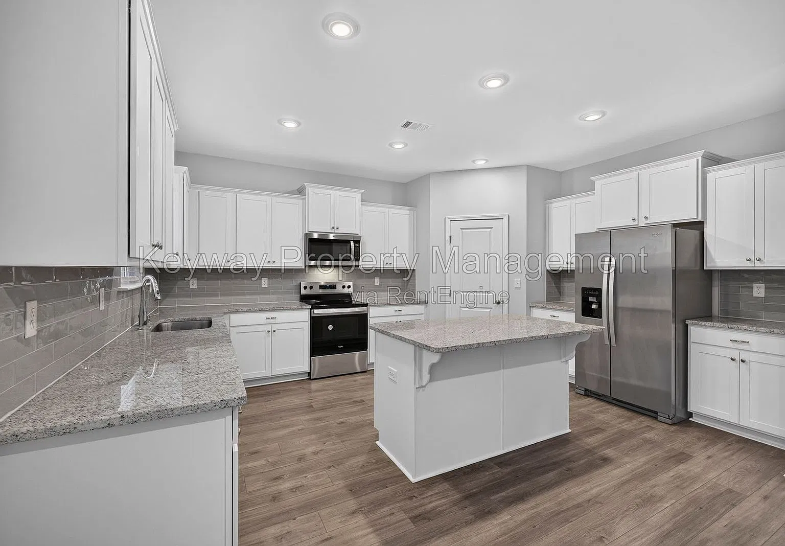 4 bed, 2.5 bath, 2079 sqft, $2,135 — Photo 4