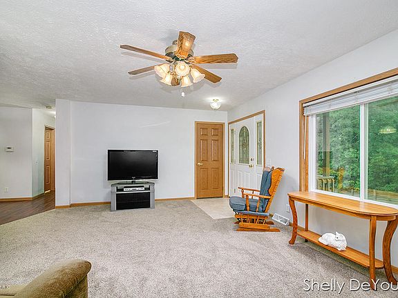 5th image of 9415 Winslow Dr