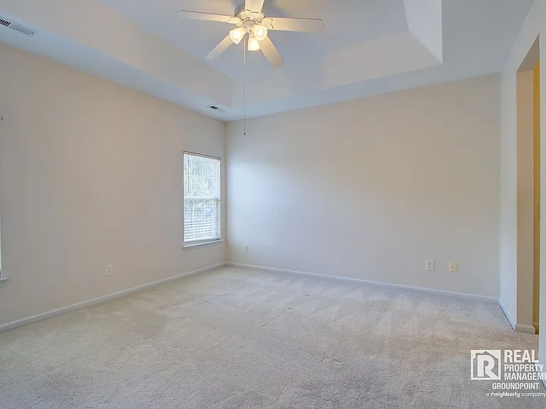 2815 Summertrees Blvd — Photo 10
