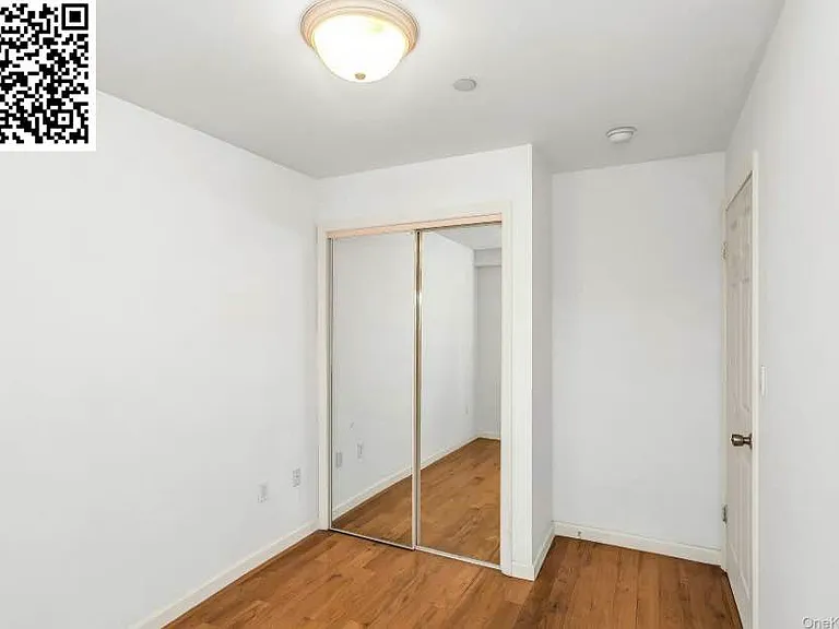 37-20 Prince St #10D — Photo 8