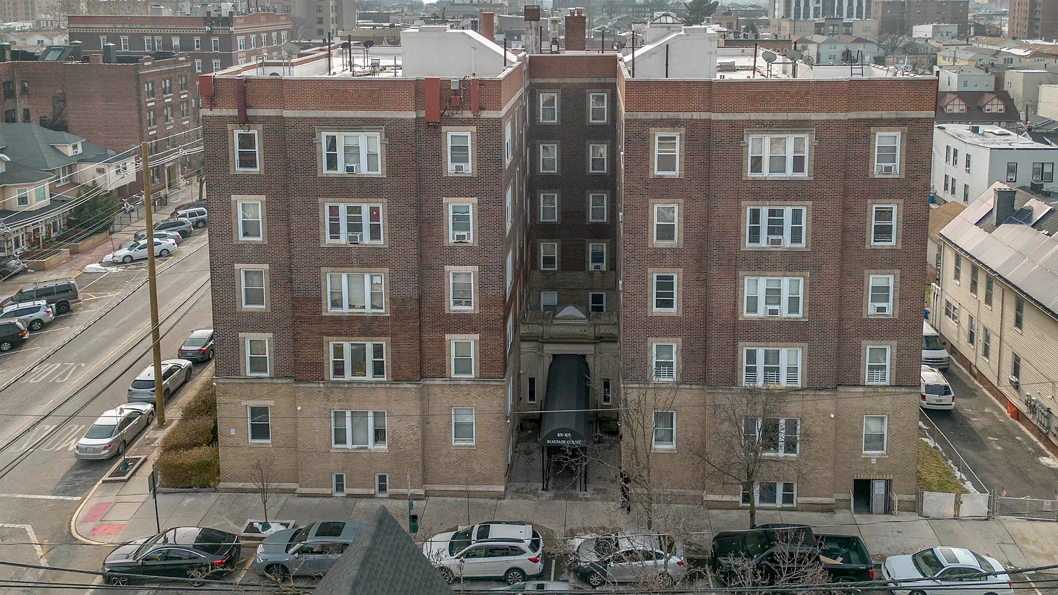 101 73rd St APT 10 photo 1