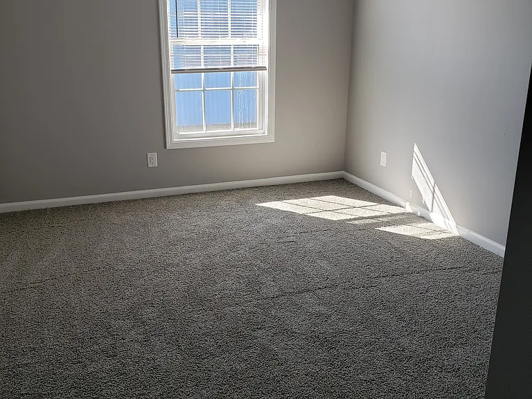 436 E Beecher St — Photo 11