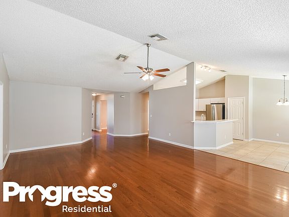 4th image of 1255 Crepe Myrtle Ct