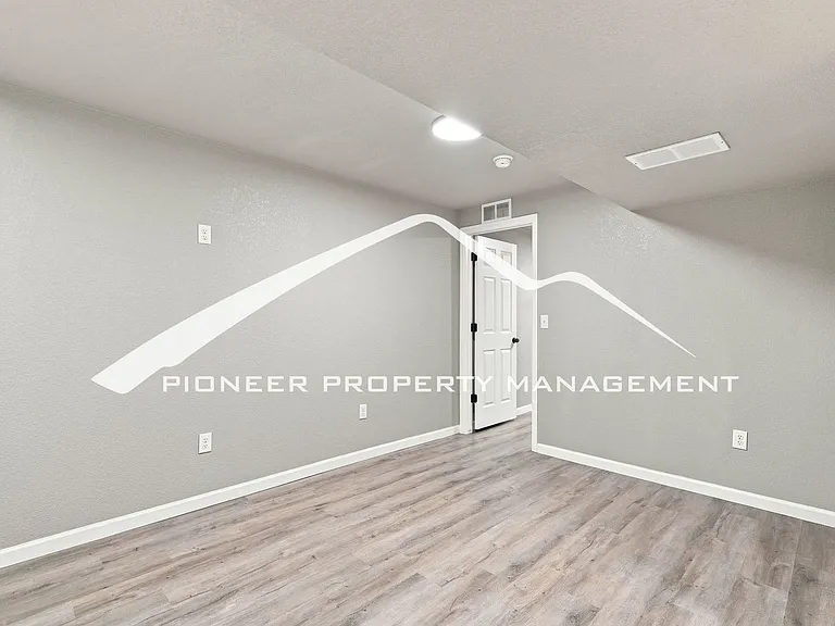 8018 Parsonage Ln — Photo 24