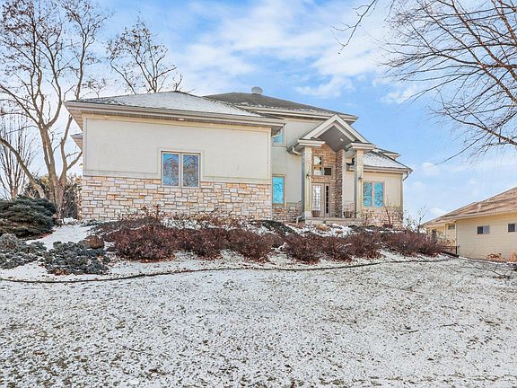 3rd image of 9713 Shadow Wood Dr