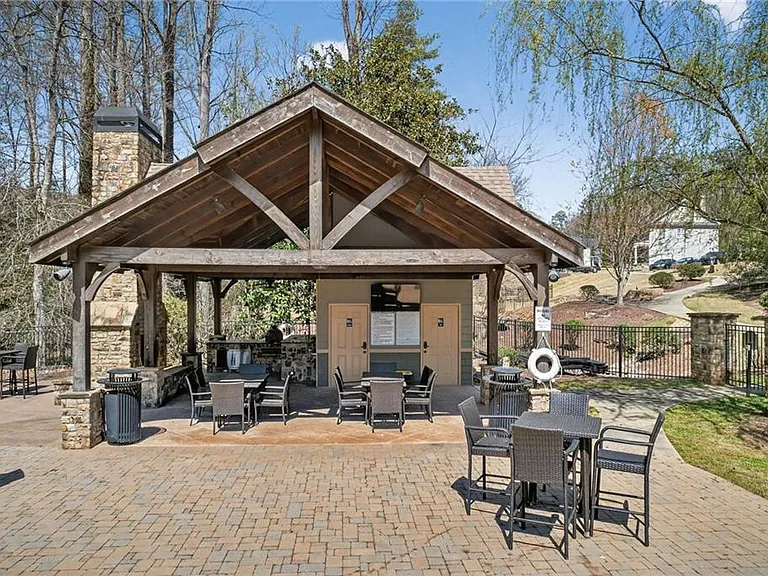 1226 Bloomsbury Ln — Photo 30