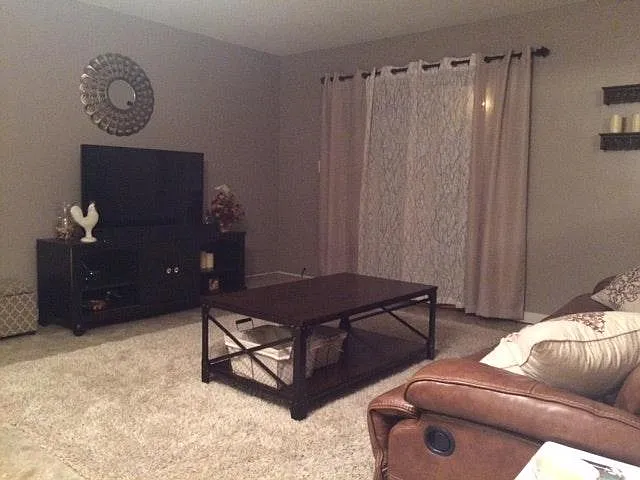 2 bed, 1.5 bath, 1216 sqft, $1,750 — Photo 3
