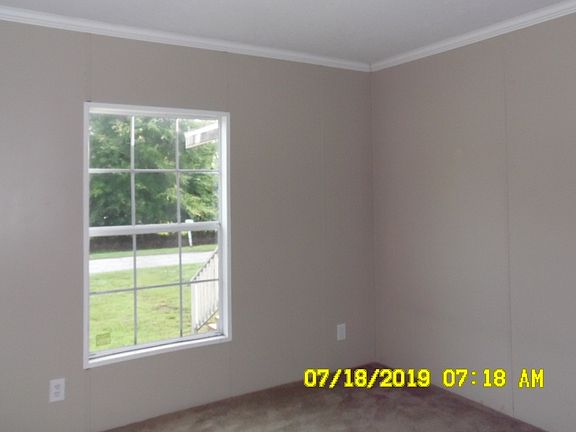 5th image of 556 NW Harpers Pl