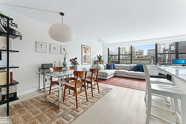 1st image of 7 E 14th St APT 1010