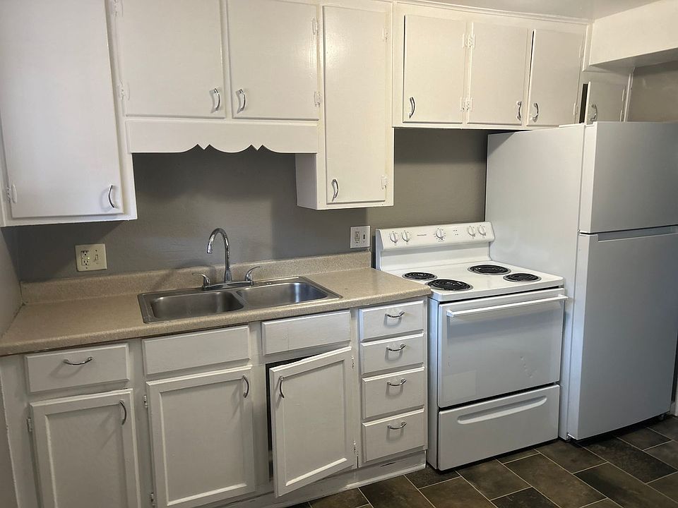 1st image of 1060 Forest Ct APT 1