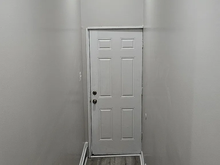1733 N Fulton Ave — Photo 21