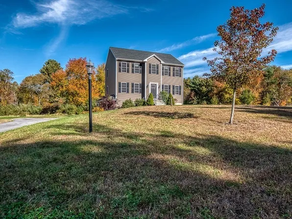 7 Shamrock Ln, Lakeville, MA 02347