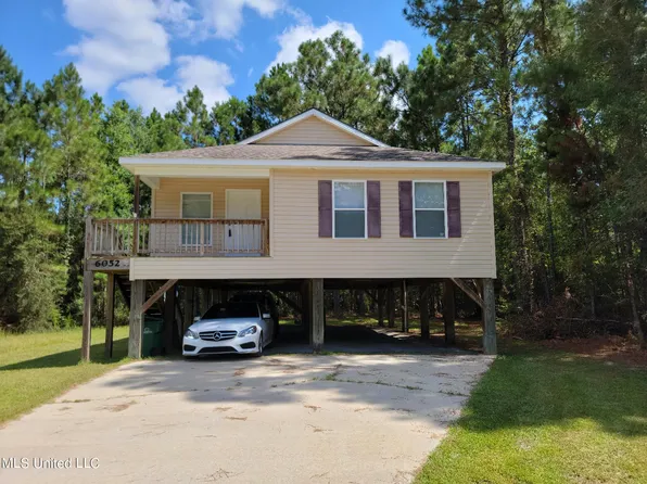 6052 W Oktibbeha St, Bay Saint Louis, MS 39520