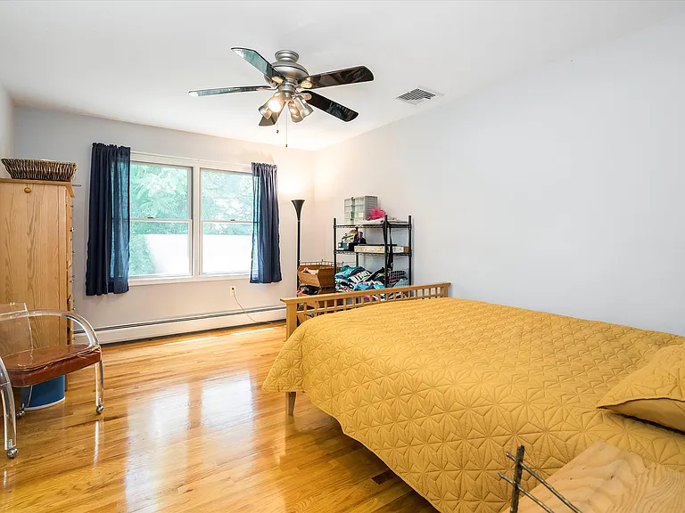 16 Norwood Ave — Photo 32