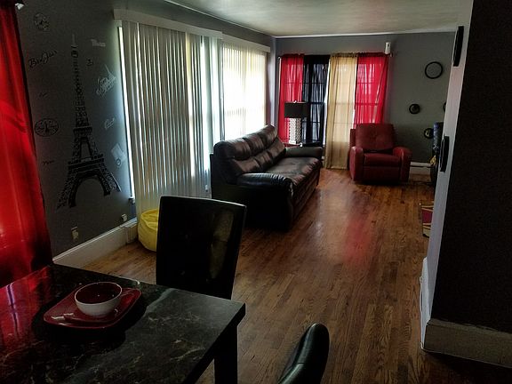 2nd image of 10 W Jackson