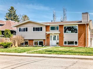 2212 W 4th St NE, Calgary, AB T2E 3T9