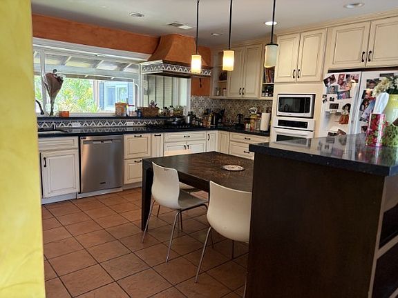 3rd image of 1550 Samedra St