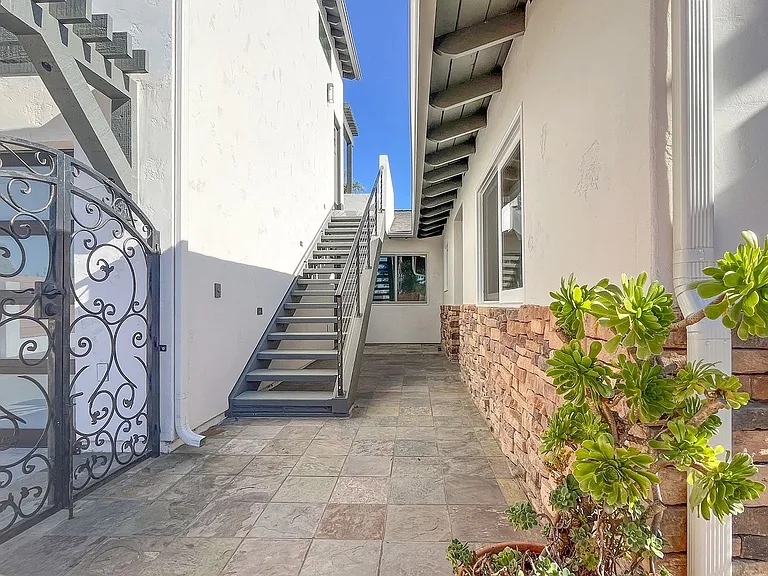 1193 Balour Dr — Photo 11