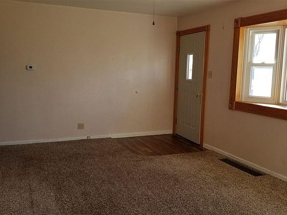4th image of 809 S 12th St
