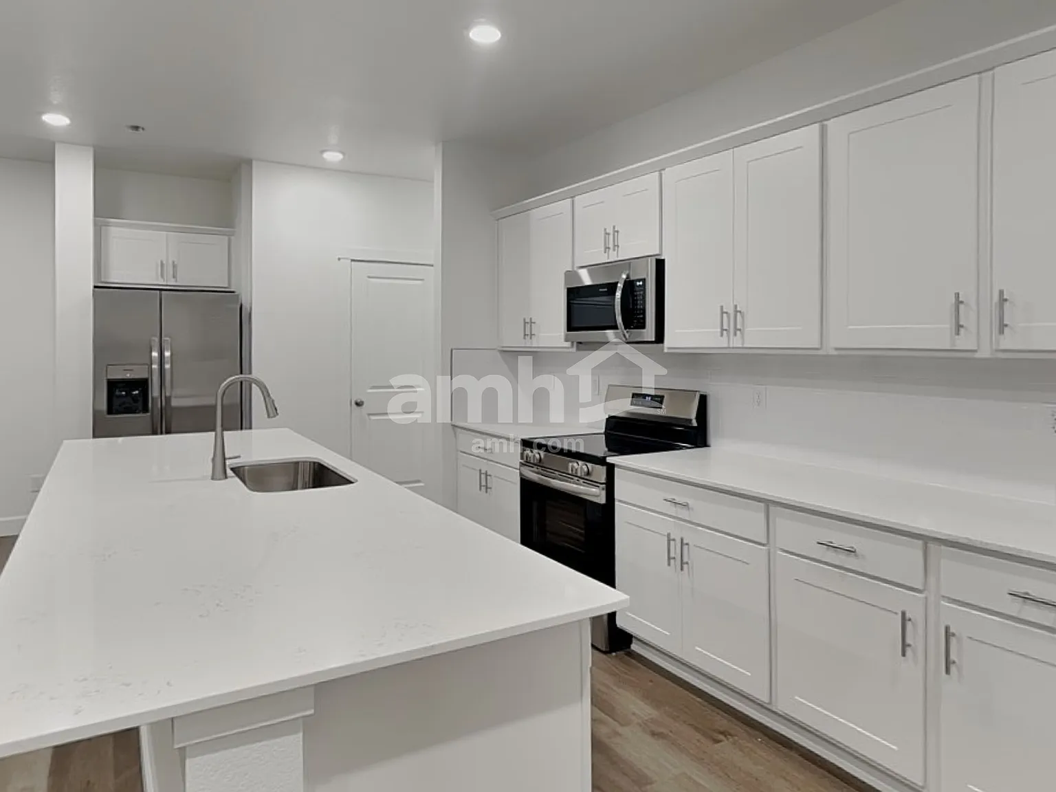 4 bed, 2.5 bath, 2171 sqft, $3,150 — Photo 3