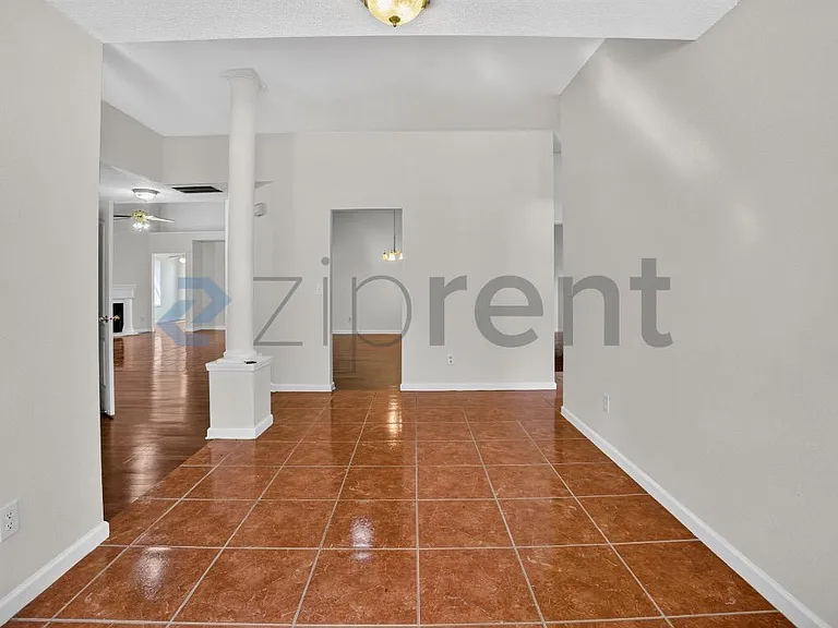 2882 Newtons Crest Cir — Photo 8