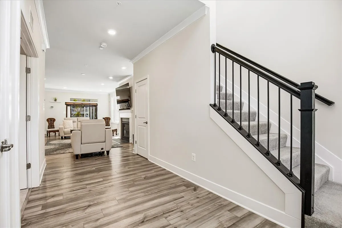 4 bed, 3626 sqft, $3,700 — Photo 3