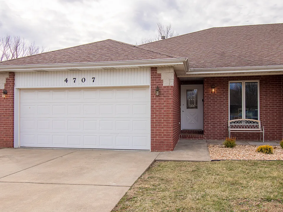 4707 S Kickapoo Ave