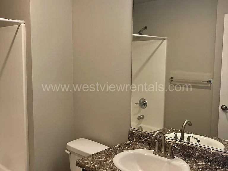 1010 Railroad Ave — Photo 153