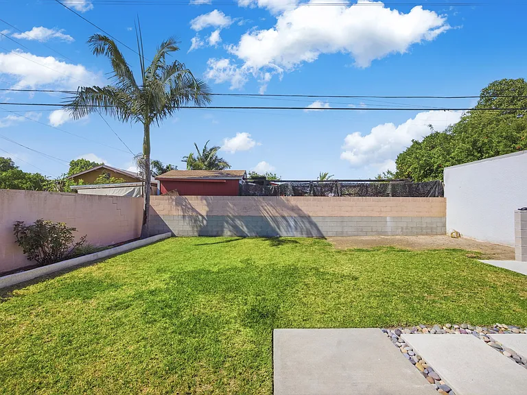 2565 Kansas Ave #B — Photo 15