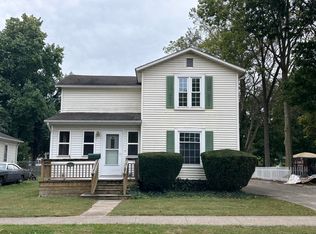 212 N Lincoln Ave, Three Rivers, MI 49093