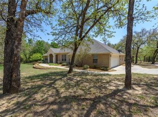 252 Silver Lakes Dr, Sunset, TX 76270
