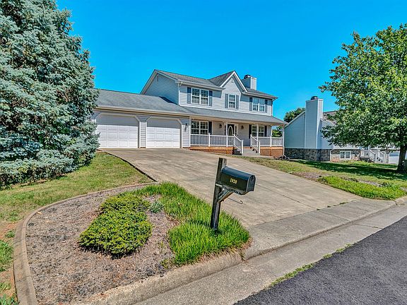 2nd image of 1920 High Crest Ct