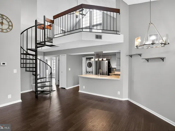 6010 Curtier Dr APT F, Alexandria, VA 22310