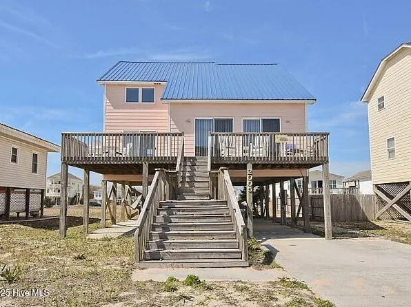 2005 N Shore Drive, Surf City, NC 28445