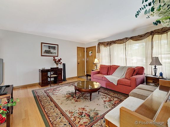 3rd image of 313 N Stewart Ave