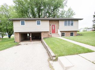 1006 N Johns St, Dodgeville, WI 53533