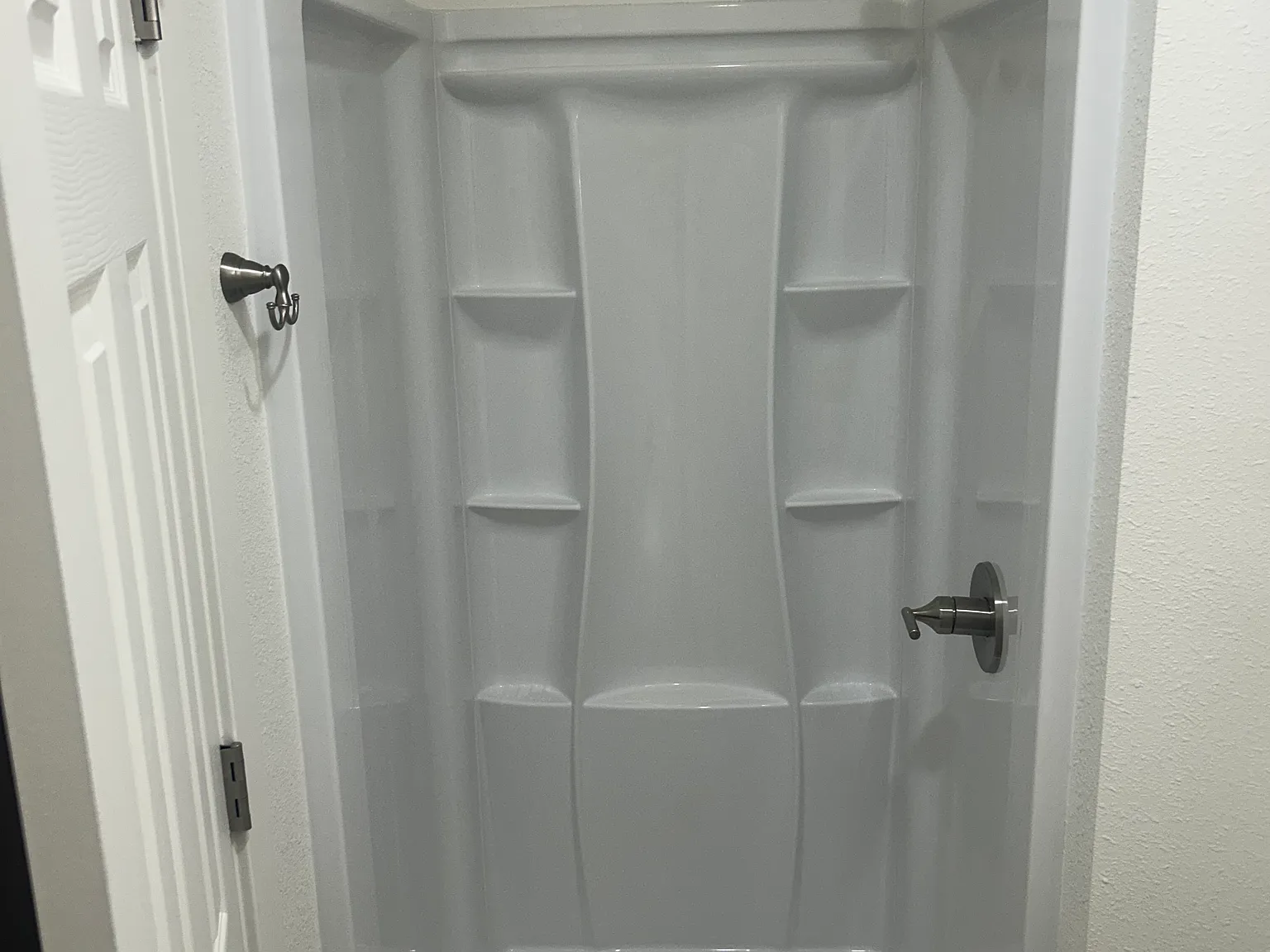 1 bed, 2200 sqft, $2,500 — Photo 2