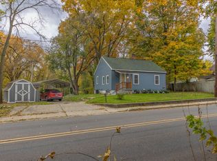 607 E Hoffman St, Three Rivers, MI 49093