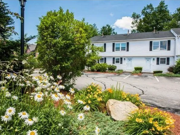 50 Edward J Roy Dr Unit 29, Manchester, NH 03104