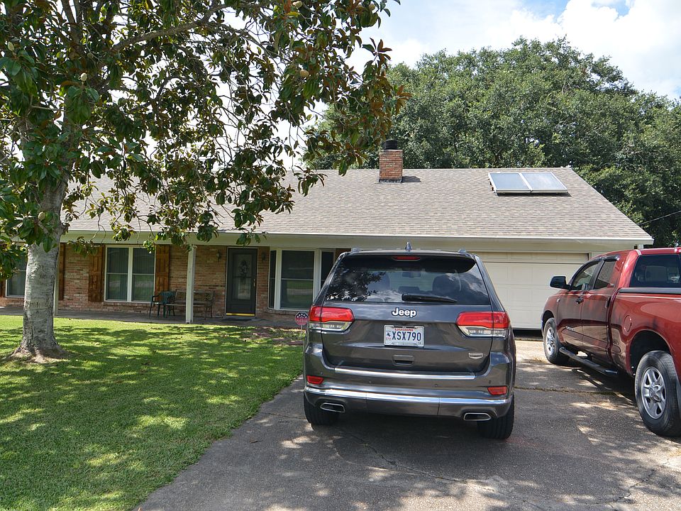 1st image of 320 Saint Pierre Blvd