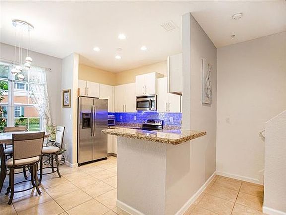 5th image of 713 SW 2nd Ln #1A