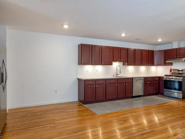 108 Claremont Avenue image 7 of 20