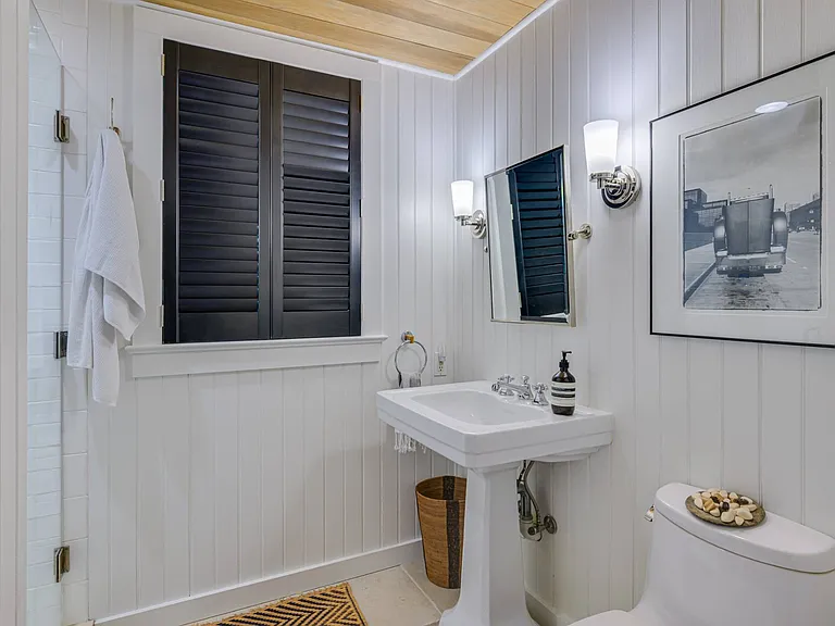 41 Eastway Dr — Photo 22